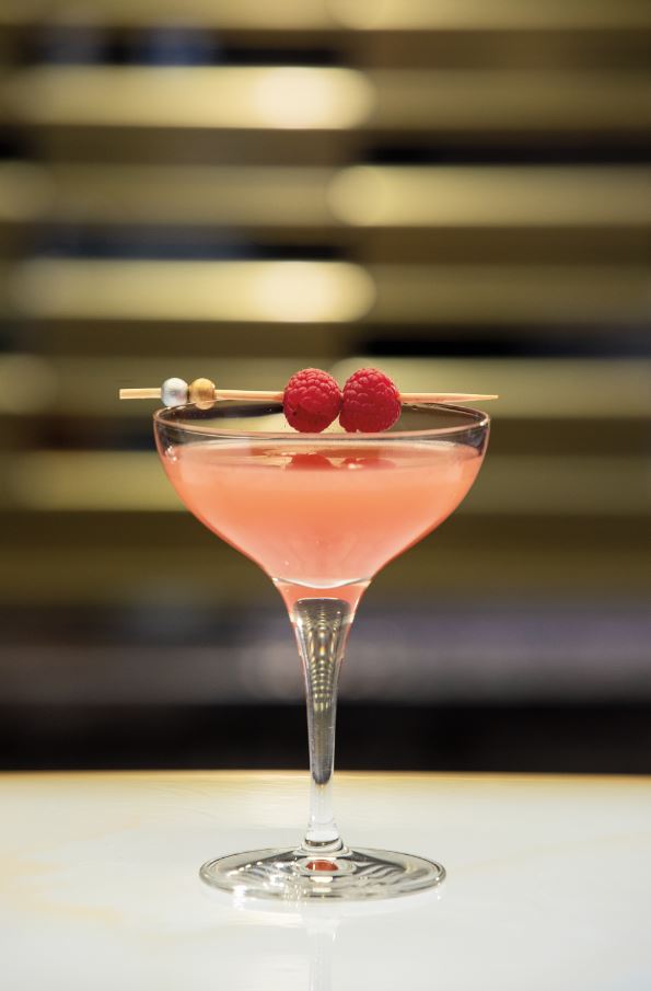 Seven Seas Splendor - Explorer Lounge 2