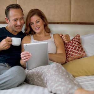 Paul Gauguin - Couple in Suite