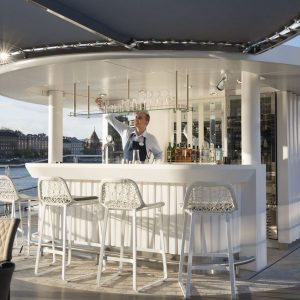 Crystal Ravel - Pop Up Bar