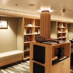 Minerva & Vega innen - Library