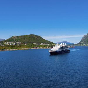 Ponant - Dumont D'Urville - Außen 04