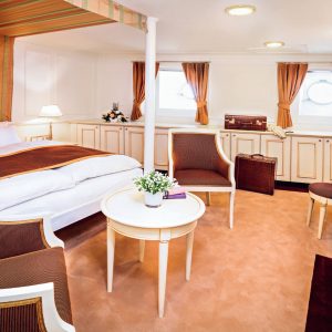 SeaCloud_DeLuxeOutsideCabin_No10_CatC_001-min-1680x1260