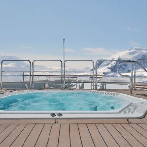 Silver Endeavor aussen Whirlpool