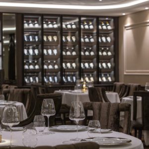 Silver Nova & Silver Ray - Restaurant La Dame 01